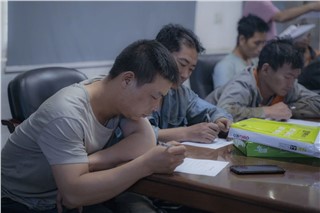 朝陽(yáng)集團(tuán)開(kāi)展行車和有限作業(yè)空間安全操作培訓(xùn)、道路交通安全培訓(xùn)